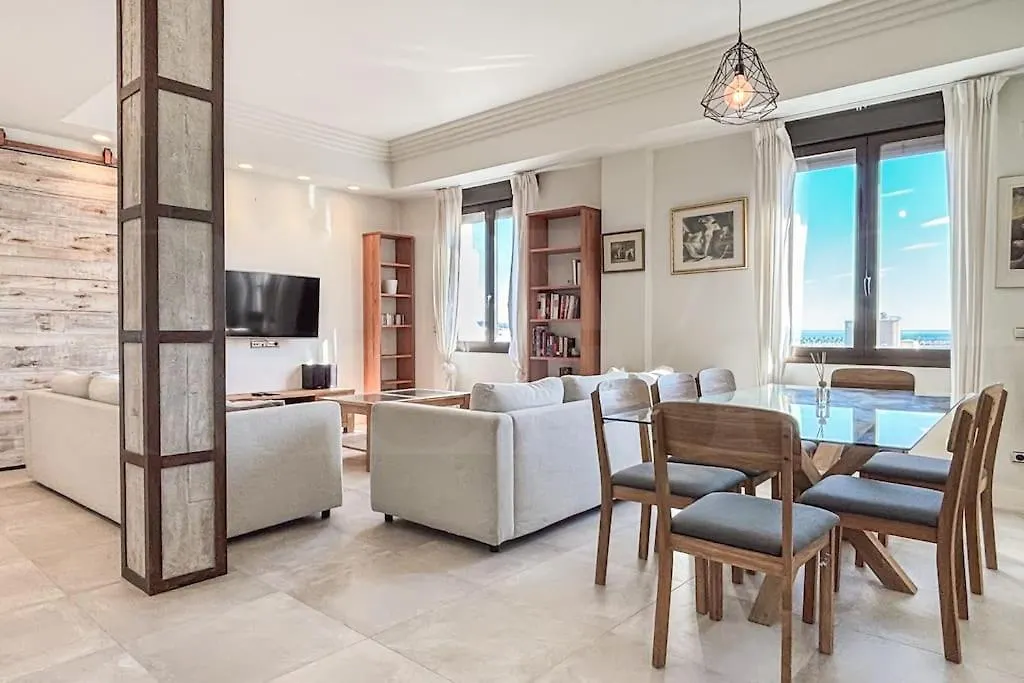 Central Gem With Stunning Port & Sea Views By Rems Malaga