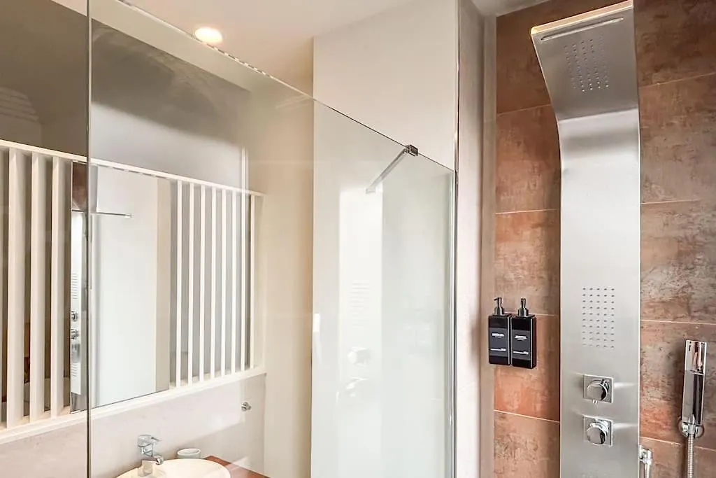 Central Gem With Stunning Port & Sea Views By Rems Malaga Apartment