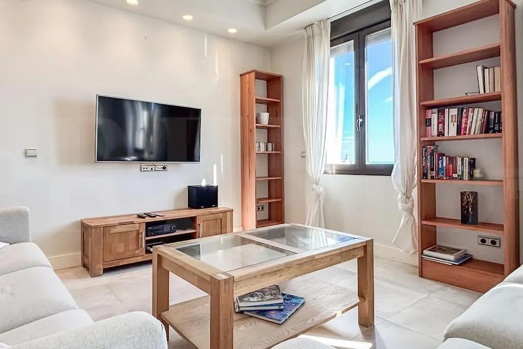Central Gem With Stunning Port & Sea Views By Rems Malaga