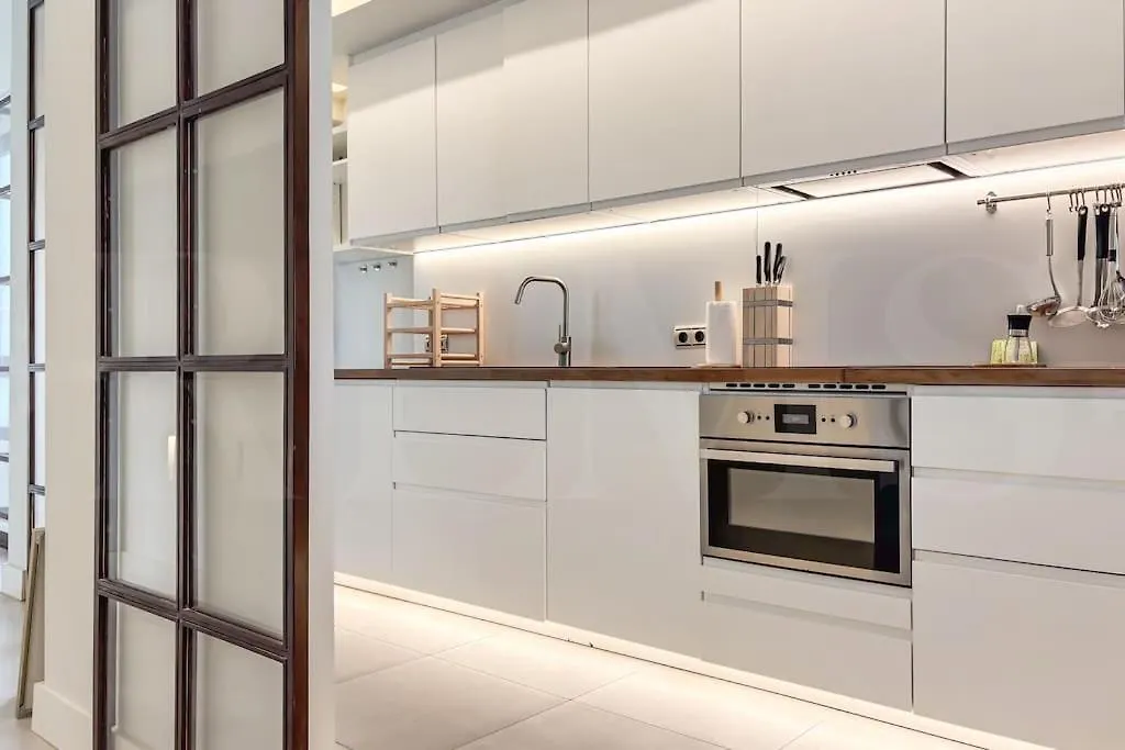 Central Gem With Stunning Port & Sea Views By Rems Malaga Apartment